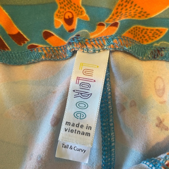 Lularoe Fox Leggings, Tall & Curvy - Picture 2 of 2
